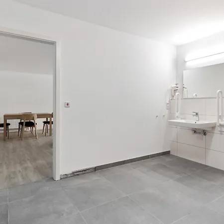 3 Bedroom Beautiful In Appartement *