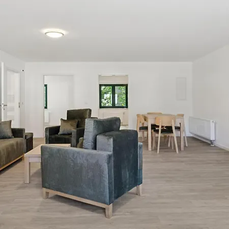 3 Bedroom Beautiful In * Altenkirchen (Mecklenburg-Vorpommern)